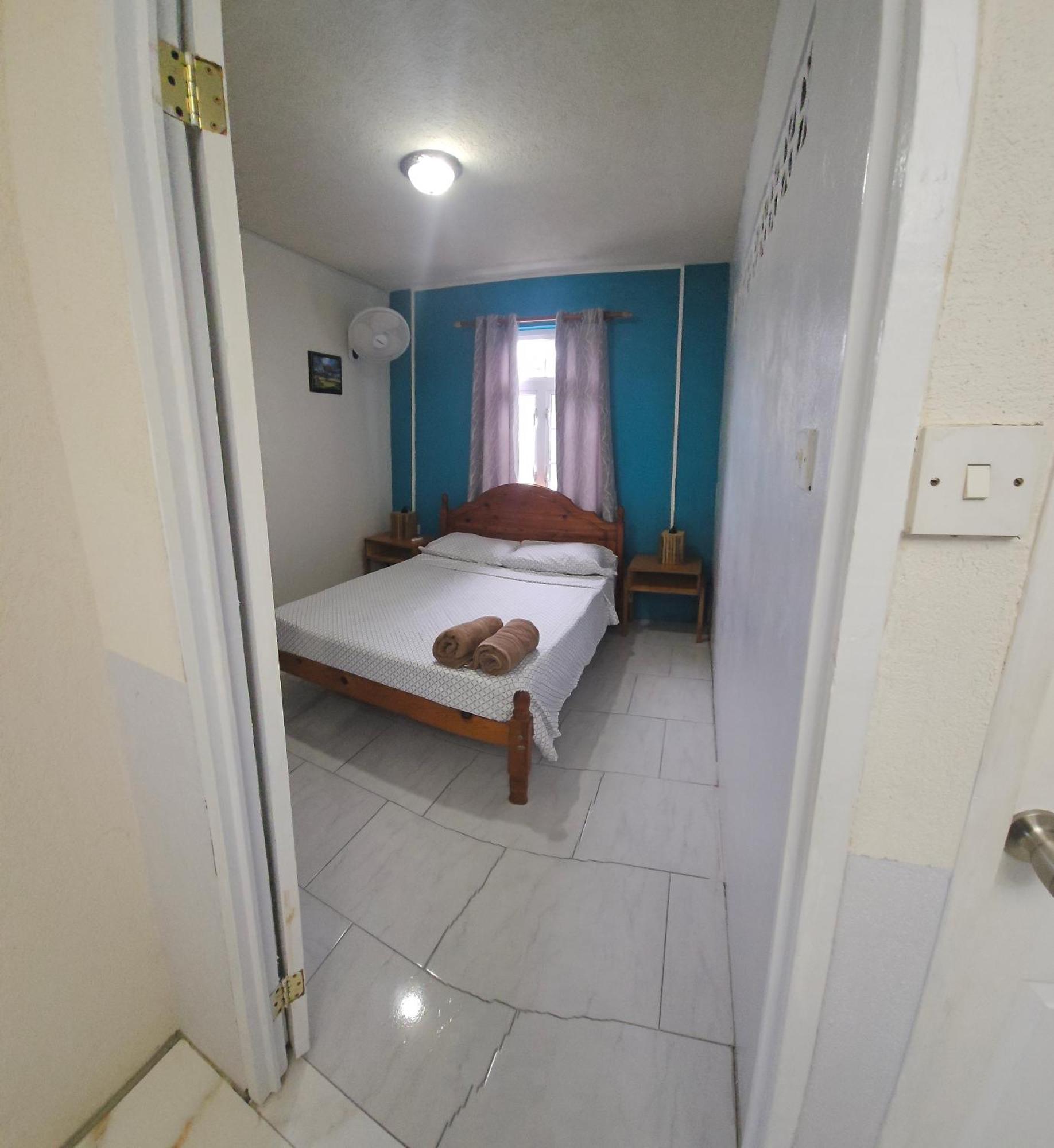 Gloria'S Hideaway Apartment Christ Church Ngoại thất bức ảnh